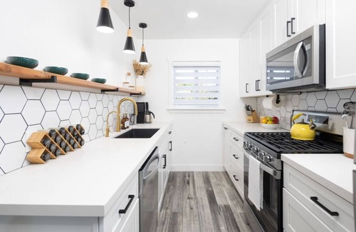 Grant Hill House | Upscale Oasis, Downtown SD, BBQ, Fire Pit & More!