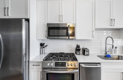 The Gulch Apartment | Upscale Studio in The Gulch Fast WiFi In-Unit W/D Secure Parking