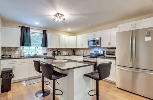 Tannersville House | Upscale Tri-Level Rental in Poconos: Pet Friendly!