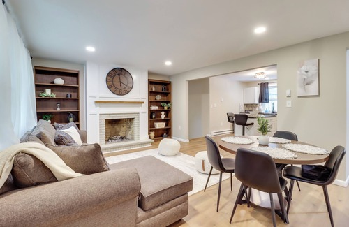 Tannersville House | Upscale Tri-Level Rental in Poconos: Pet Friendly!