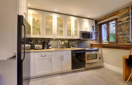 Downtown Montreal House | Upscale Victorian House in downtown Montreal
