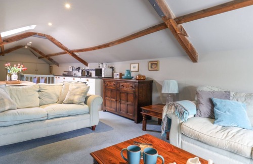 Colyton Cottage | UPSIDE DOWN COTTAGE, pet friendly, with a garden in Colyton
