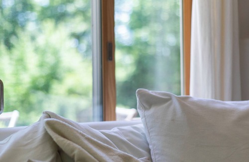 Kerhonkson Cottage | Upstate Kerhonkson Cottage on 2 acres w/firepit and covered patio to guesthouse