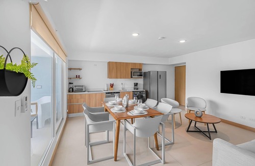 Barrio Santa Lucia Condo | Upstay: Contemporary 3BR Condo w Pool—Jaco Beach