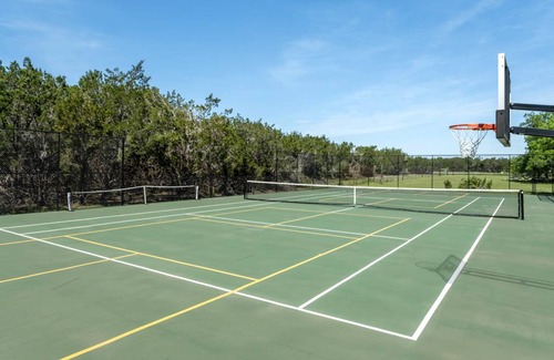 West Oak Hill House | Upstay - Farmhouse on 10 acres w Pool-Tennis-Games