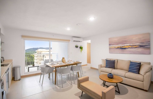 Barrio Santa Lucia Condo | Upstay New 3BR Condo w Breathtaking Mountain views