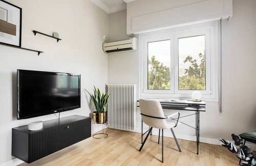 Athens City Centre Apartment | UPSTREET Zeus Temple View 2BD Apt Acropolis-Plaka