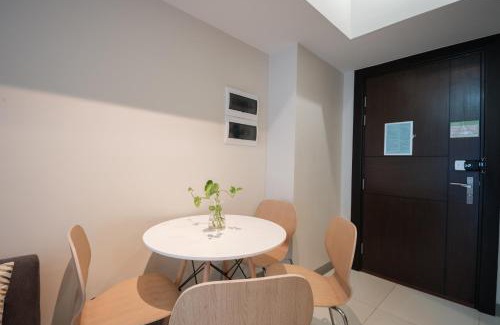 Pinagsama Apartment | Uptown BGC Luxury 1br Suite with Fast Wifi