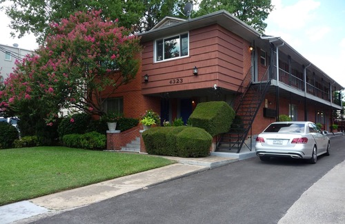 Knox - Henderson Apartment | Uptown Dallas – Charming Studio 1B, WiFi, Parking, Near Restaurants & Shops