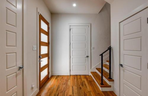 Old East Dallas House | Uptown Dallas Modern Retreat