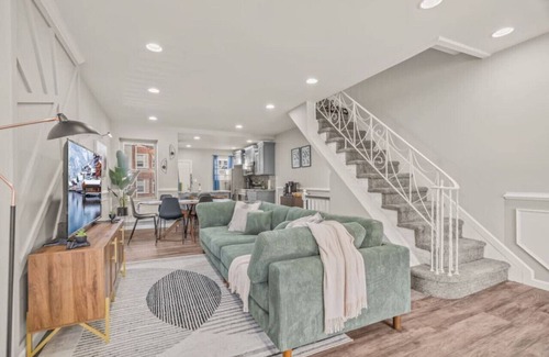 Olney-Oak Lane House | Uptown Gem - Unleashing Vibrancy!