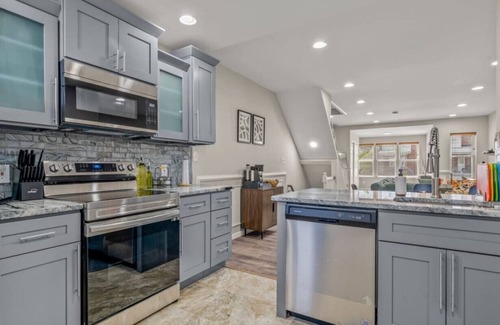Olney-Oak Lane House | Uptown Gem - Unleashing Vibrancy!