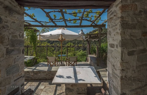 Pinakates House | Uranya Traditional Stone House
