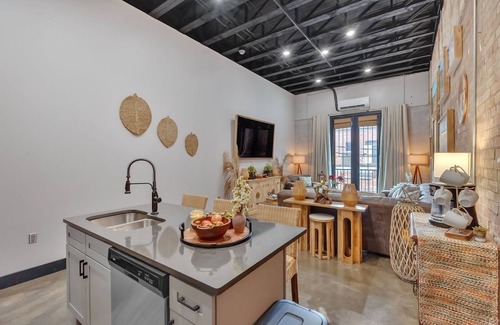 Kingsport Condo | Urban Artistry Loft Retreat