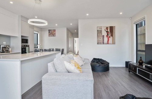 Silverdale Cottage | Urban Bliss - Silverdale Holiday Home
