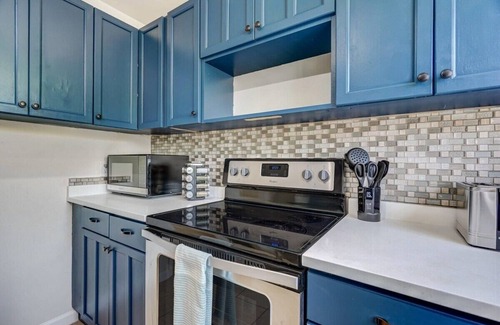 East Colorado Springs Apartment | Urban Casita! Cozy Family House w BBQ, Fire Pit