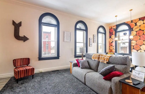 Three Rivers Apartment | Urban Chic Loft, King Bed MITHNO57-5