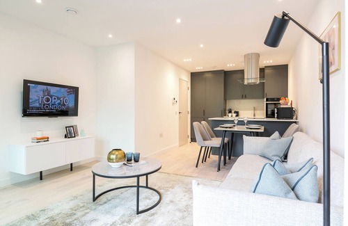 Camden Apartment | Urban Chic - Marine