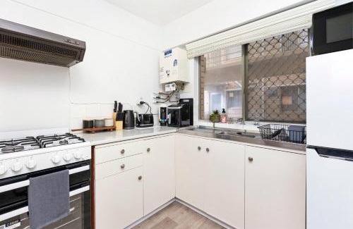 Victoria Park Apartment | Urban Chic Studio By 'the Strip'