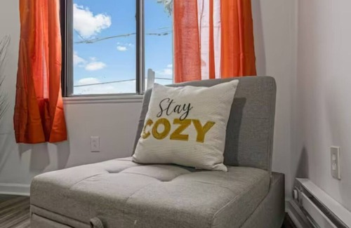 Millbourne Apartment | Urban Chic Suites Near Center City