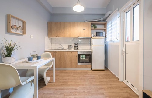 Ampelokipoi Apartment | Urban City Apartment by Cloudkeys