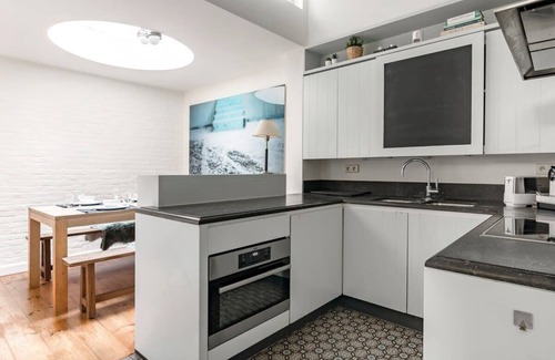 Elisabethbegijnhof House | Urban Comfort: Central 2-BR Townhouse for 6