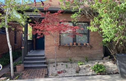 People's Freeway House | Urban Downtown Bungalow