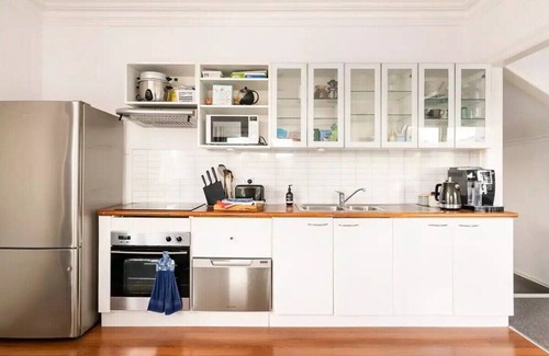 Yarraville Apartment | Urban Elegance apartment in Yarraville village