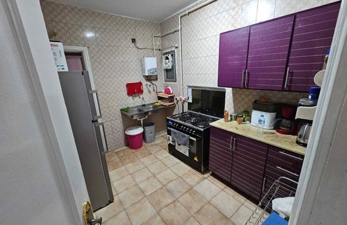 Al Duqqi Apartment | Urban Elegance! Close to everything!