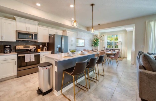 Kissimmee Apartment | Urban Elegance - Modern Retreat