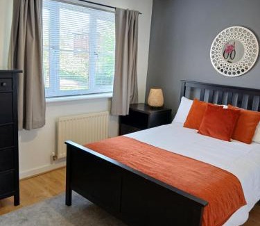 East End House | Urban Escape Glasgow Green Free Parking 20min walk to City Center