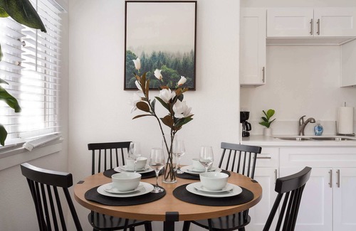 Golden Hill Apartment | Urban Escape in Downtown SD Full Kitchen + AC