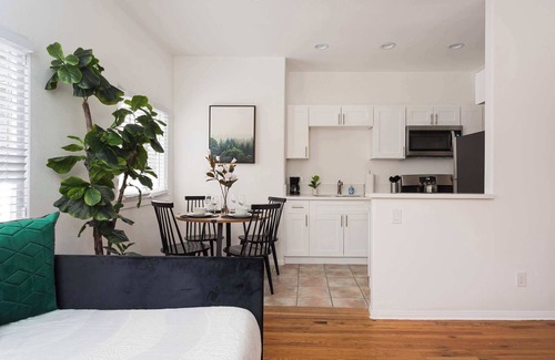 Golden Hill Apartment | Urban Escape in Downtown SD Full Kitchen + AC