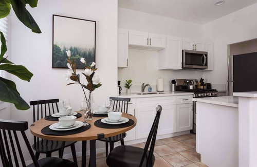 Golden Hill Apartment | Urban Escape in Downtown SD Full Kitchen + AC