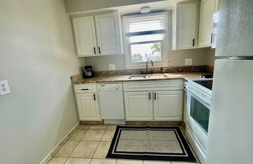 Joslyn Castle Apartment | Urban Escape Near UNMC, Renovated Charm