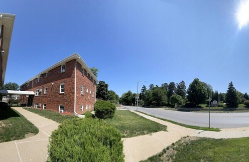 Joslyn Castle Apartment | Urban Escape Near UNMC, Renovated Charm