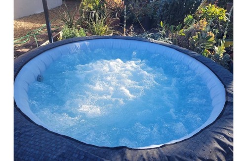 North Long Beach House | Urban Farm House +Hot Tub+Pool