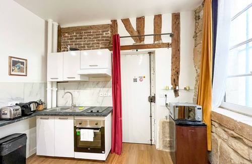 Quartier du Mail Apartment | Urban Flat 154 - Pretty 2 BDR in center of Paris