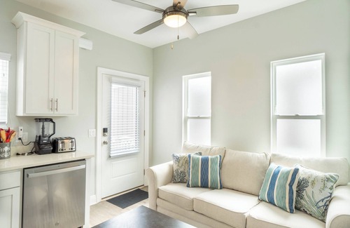 South Pensacola Apartment | Urban Flat - Downtown Pensacola