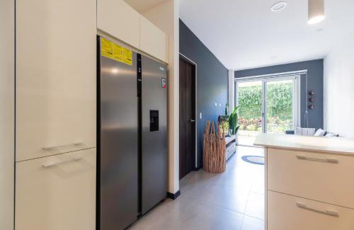 Santa Ana Apartment | Urban Flats Studios by Corporate Stays