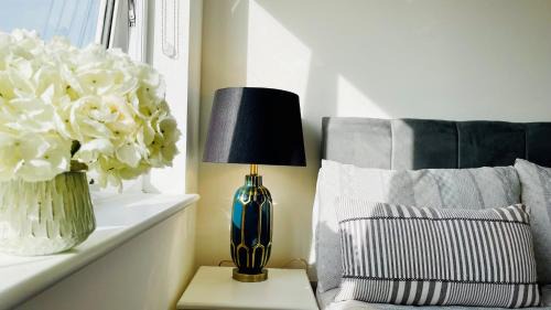 Grange Apartment | Urban Gem Apartment- Free parking