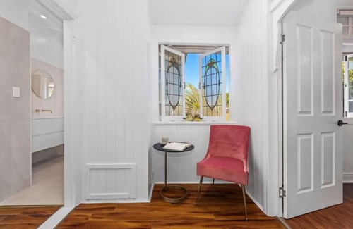 Newtown House | Urban Getaway Ipswich 4 x ensuite bath