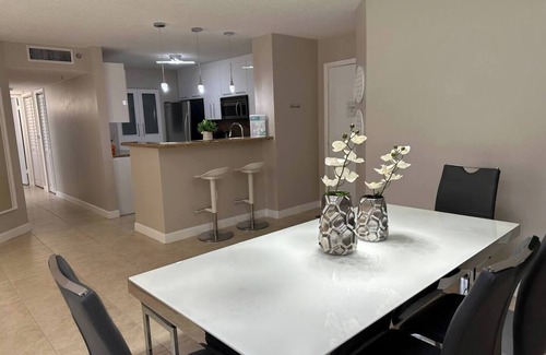 Aventura Apartment | Urban Luxe: Aventura 2/2 Retreat