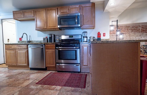 Cheesman Park Apartment | Urban Mansion Oasis 2BR Apt - Free Parking