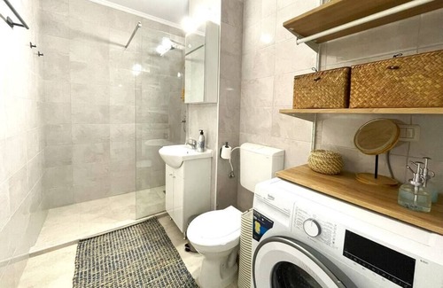 Sinpetru Apartment | Urban Mountain Apartment