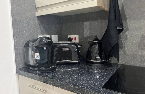 Selhurst Apartment | Urban Oasis, 2 Bed, Croydon, Sleeps 6