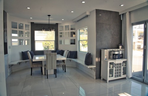 Playa Del Rey House | Urban Oasis, 3 Pools, Ocean Views, Steps to Beach