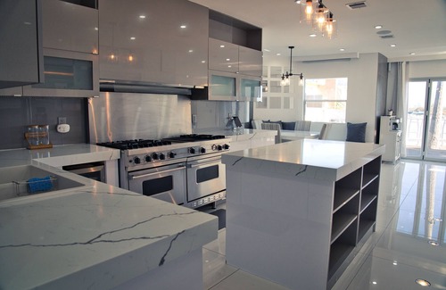 Playa Del Rey House | Urban Oasis, 3 Pools, Ocean Views, Steps to Beach
