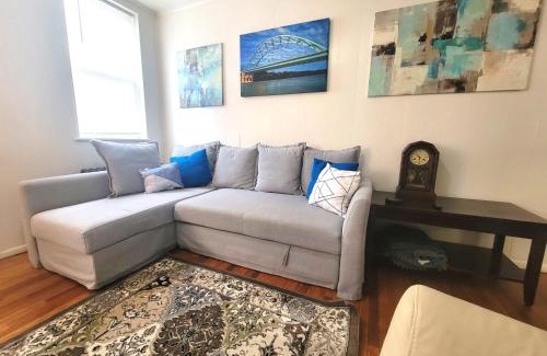 South Side Slopes Apartment | Urban Oasis - 3BR 2BA - City View- Private Parking