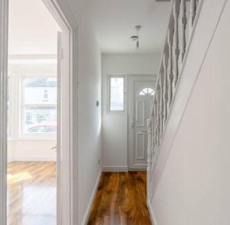 Chatham Apartment | Urban Oasis 4 bedroom house with parking